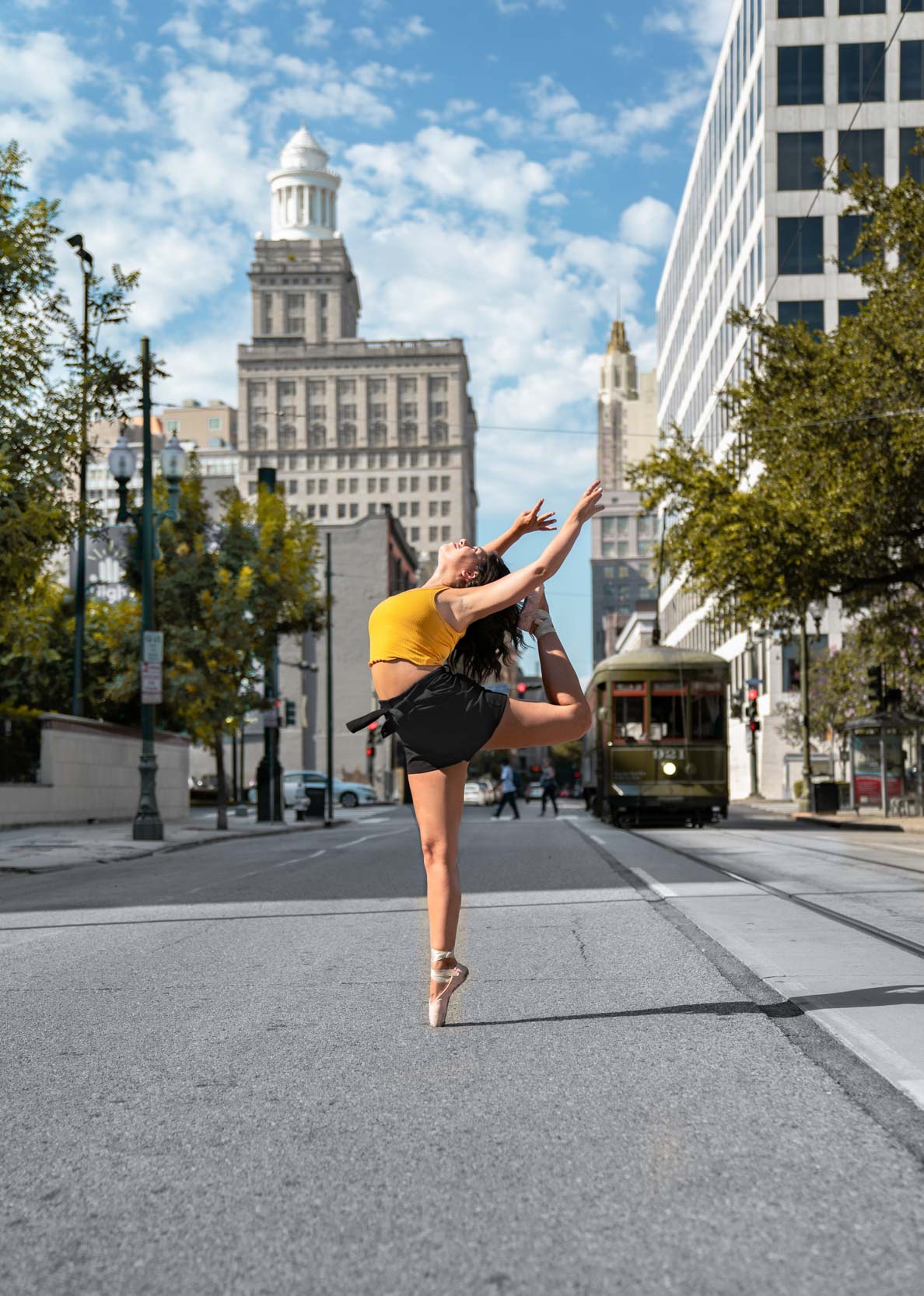 Ballet dancer posing in a New Orleans street